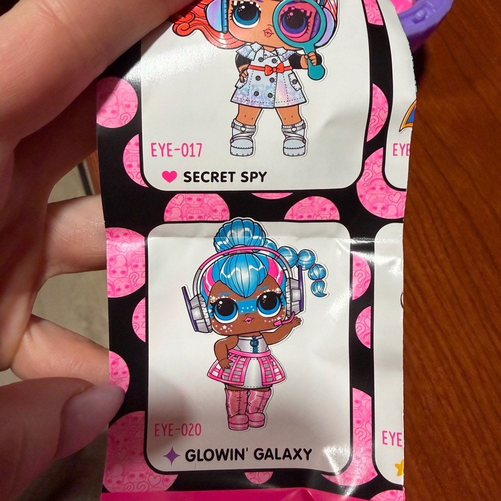 L.O.L. Surprise! Eye Spy Series Doll Glowin’ Galaxy - Picture 2 of 2